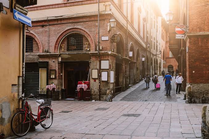 Quante notti devo affittare per coprire le spese del mutuo con un affitto breve a Bologna